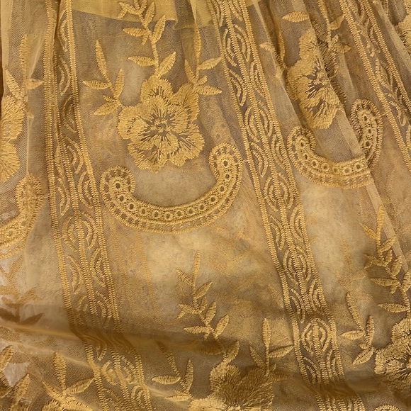 Honey punch halter lace romper dress overlay - Picture 4 of 5